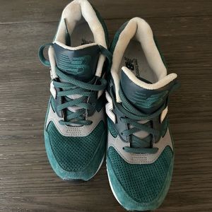 New Balance Tennis shoes